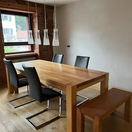 Apartment Schoene Mit Gartennutzung